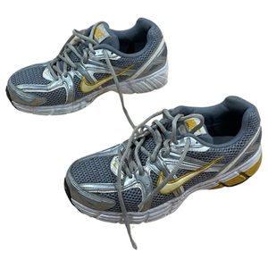 NIKE || Nike Air Citius 2+ Running Shoes | Silver Gray Yellow White || size 8